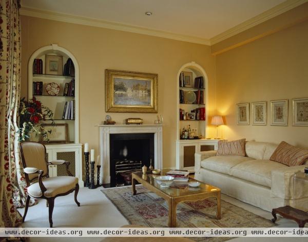 Traditional Living Room