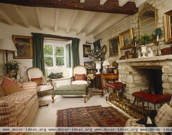 Country Traditional Living Room