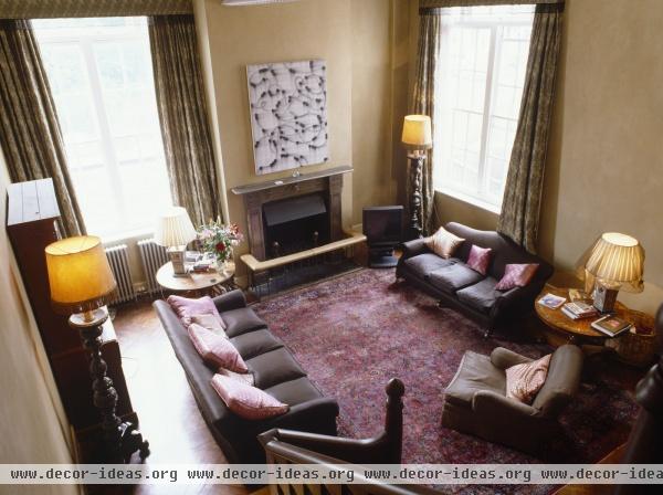 Traditional Living Room