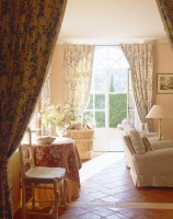 Country Traditional Living Room