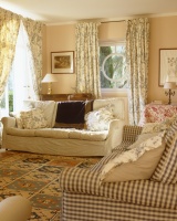 Country Traditional Living Room