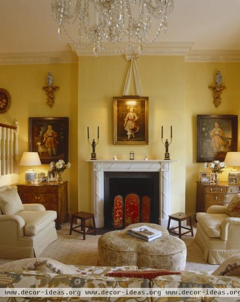 Traditional Living Room