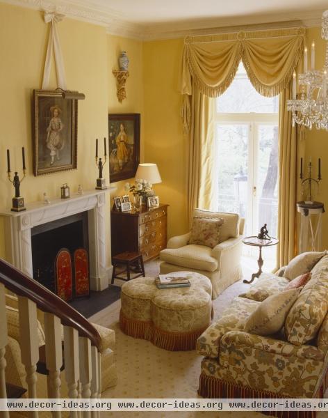 Traditional Living Room