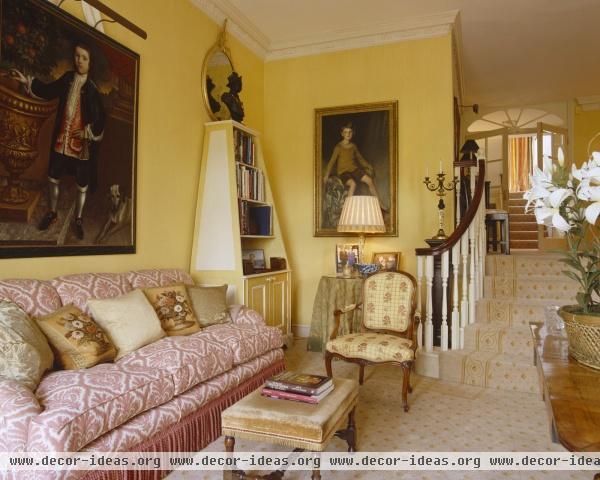 Traditional Living Room