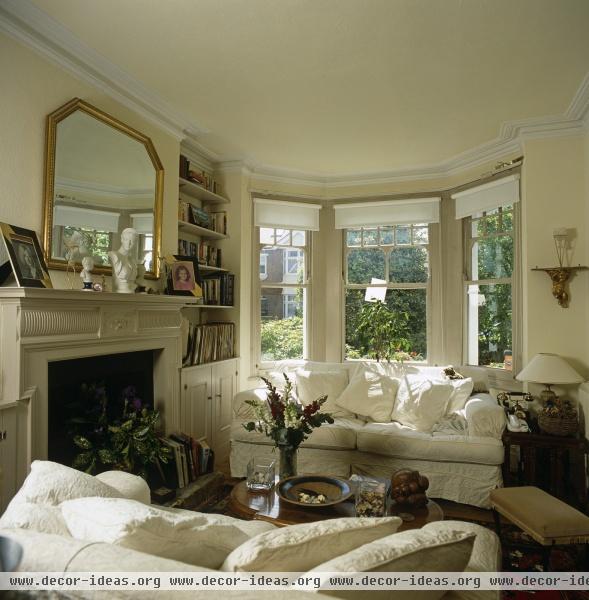 Traditional Living Room