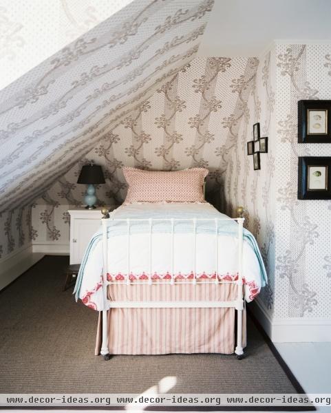 Traditional Bedroom