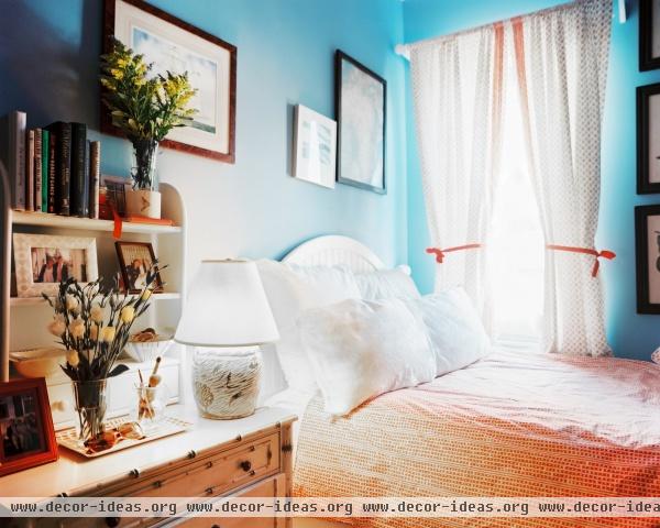 Traditional Vintage Bedroom