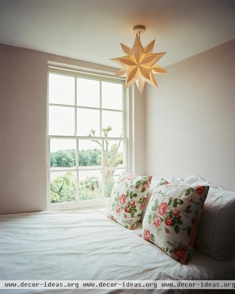 Country Traditional Bedroom