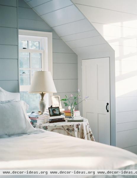 Country Traditional Bedroom