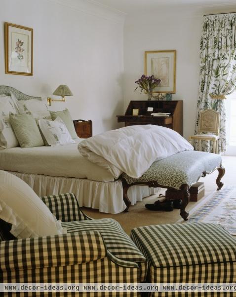 Traditional Bedroom