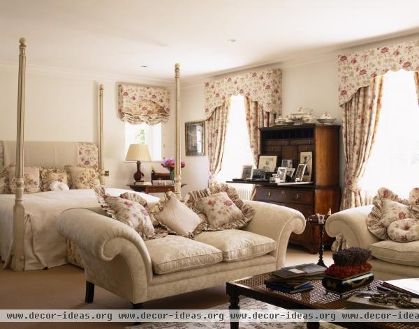 Traditional Bedroom