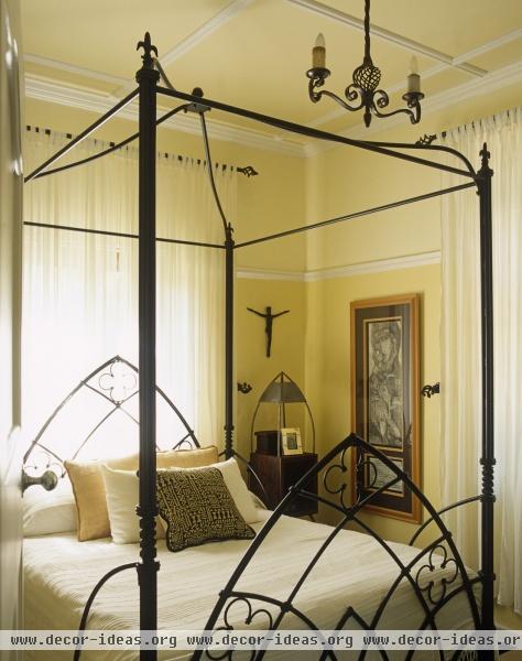 Traditional Bedroom