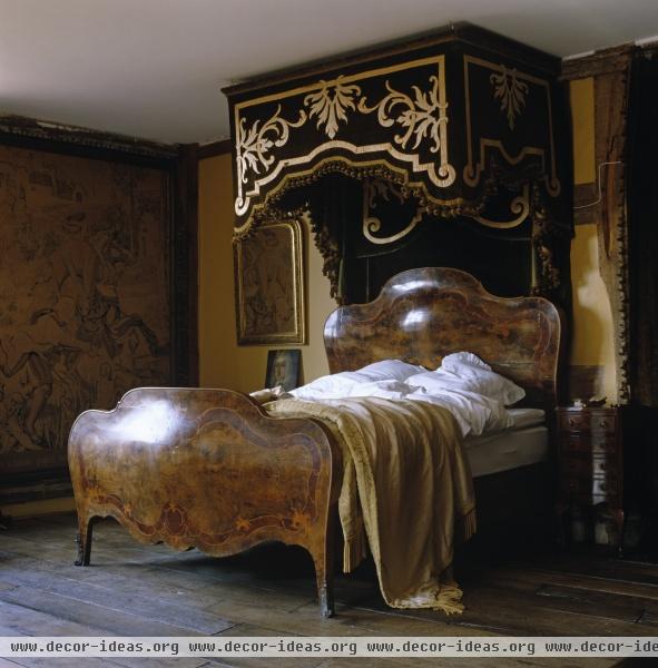 Traditional Bedroom