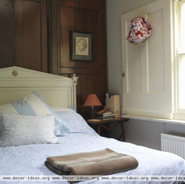 Traditional Bedroom