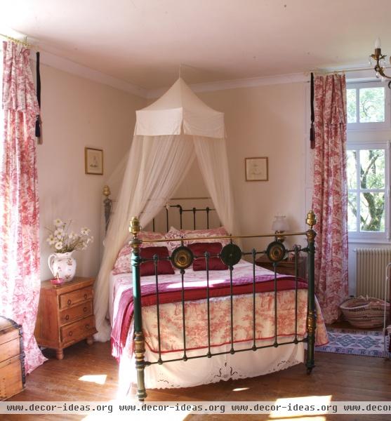 Traditional Bedroom