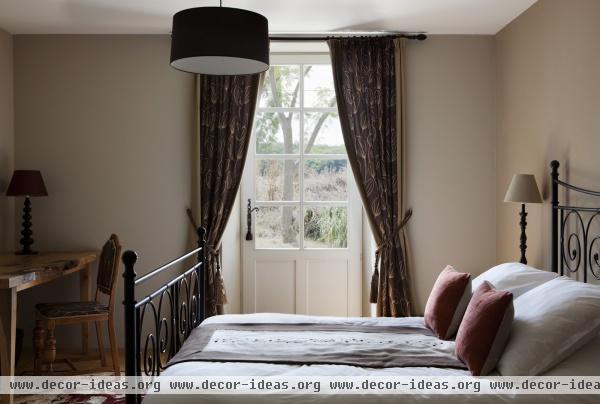 Traditional Bedroom