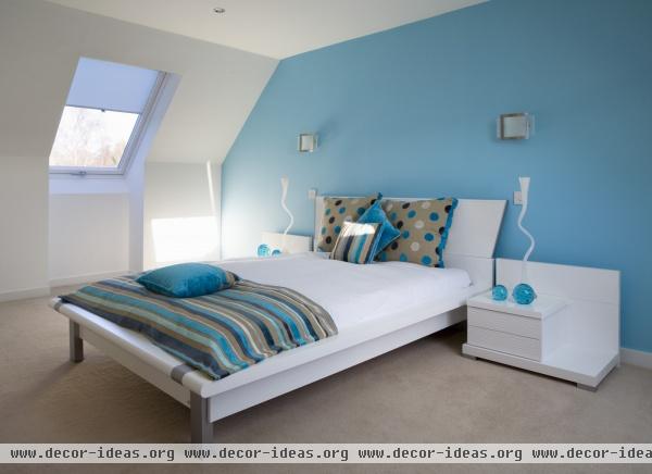 Contemporary Bedroom