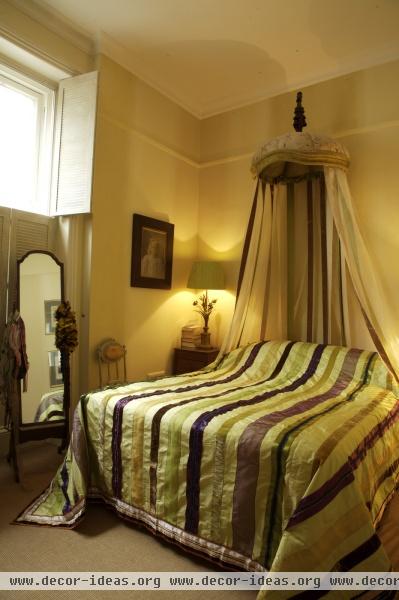 Traditional Bedroom