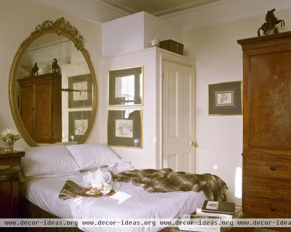 Traditional Bedroom