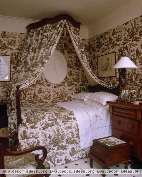 Traditional Bedroom