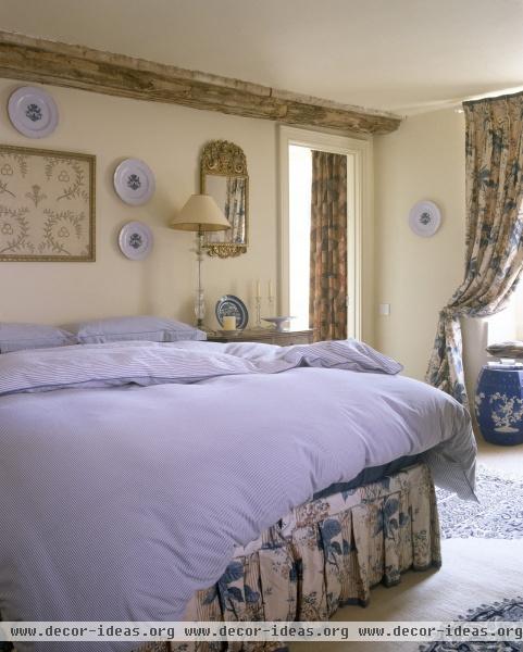 Traditional Bedroom