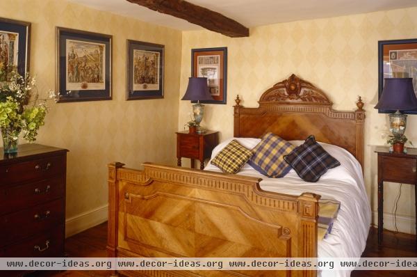 Traditional Bedroom