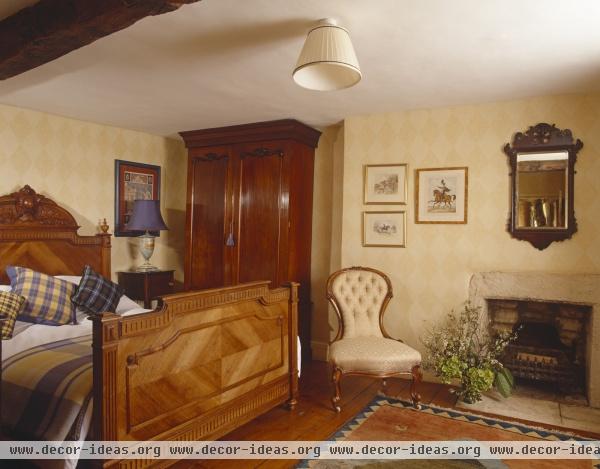 Traditional Bedroom