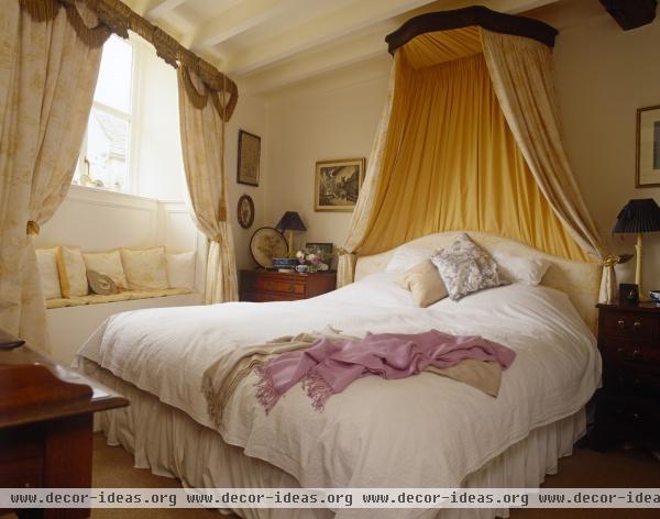 Traditional Bedroom