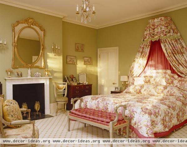 Traditional Bedroom