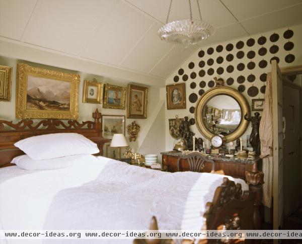 Traditional Bedroom