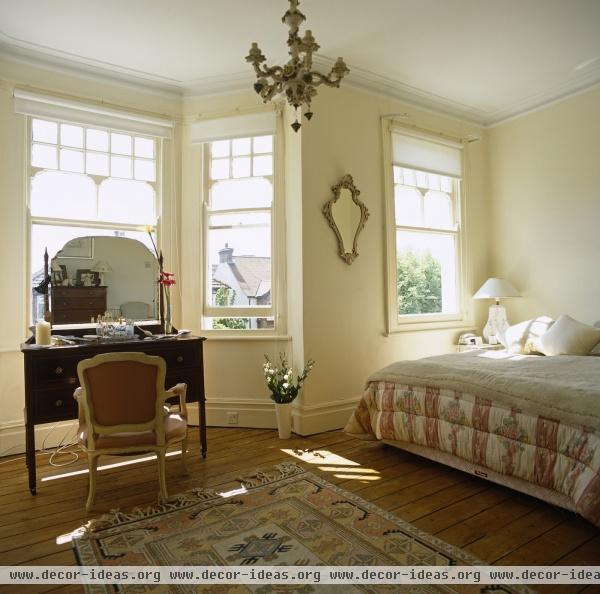 Traditional Bedroom