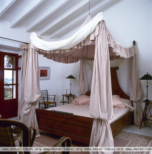 Traditional Bedroom