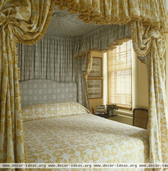 Traditional Bedroom