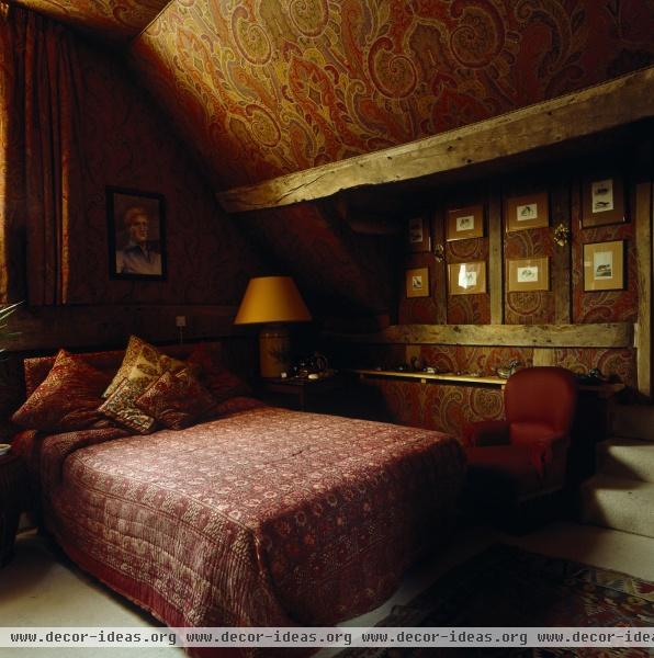 Traditional Bedroom