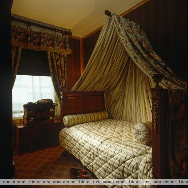 Traditional Bedroom