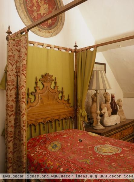 Traditional Bedroom