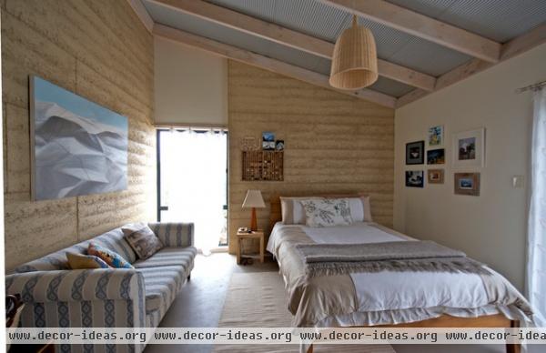 My Houzz: Artist home and studio overlooking Kangaroo Island - eclectic - bedroom - adelaide