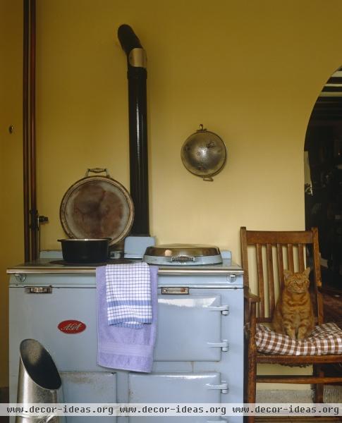 Country Traditional Kitchen