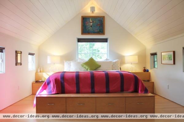 My Houzz: Rockstar vibe meets New England dream home - eclectic - bedroom - burlington