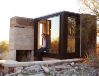Houzz Tour: A Student's Bed-Size Shelter in the Arizona Desert