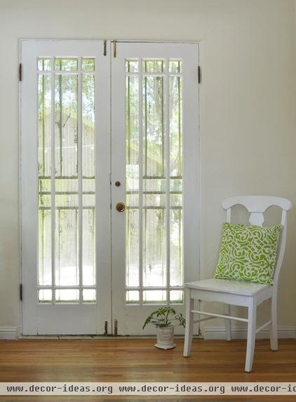 eclectic dining room by Sarah Greenman