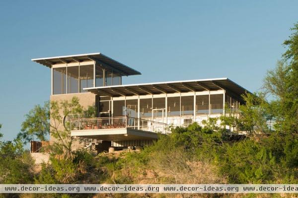 modern exterior by Andrew Hinman Architecture