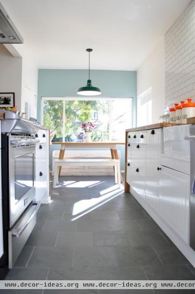 traditional kitchen by Tess Bethune Interiors