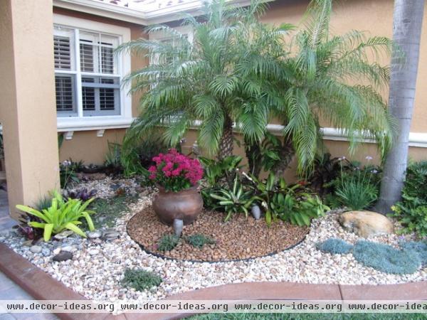 eclectic landscape FLA Rock Garden Landscape