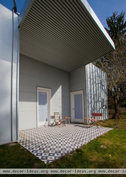 modern patio by Prentiss Architects