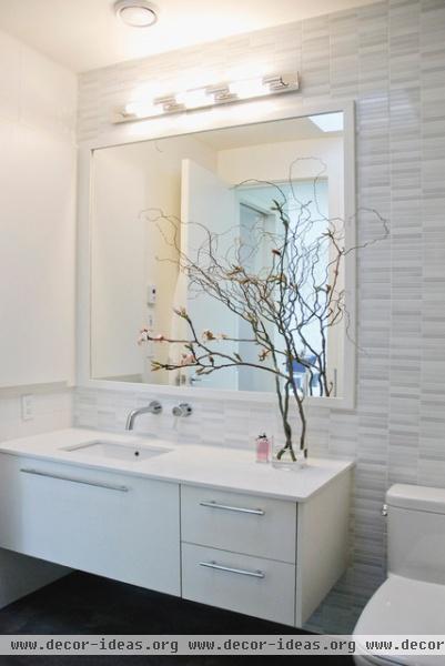 Riley Park - contemporary - bathroom