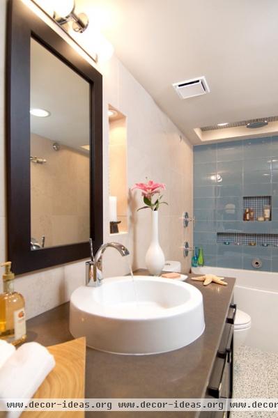 Condo small bath: Transitional - eclectic - bathroom - other metro