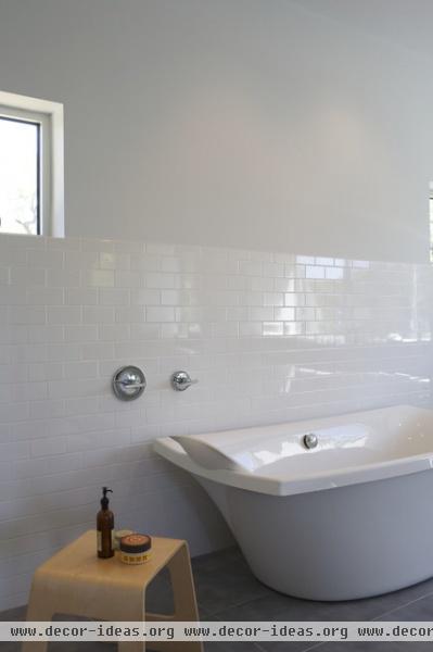 Caudill Lane - modern - bathroom - austin