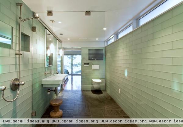 Sunshine Canyon House - modern - bathroom - new york