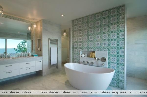 Hamptons House - contemporary - bathroom - new york